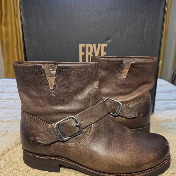 FRYE Veronica Bootie, 8, Like New Condition, With Box - Picture 3 of 11